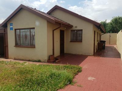 House For Sale in Protea North, Soweto