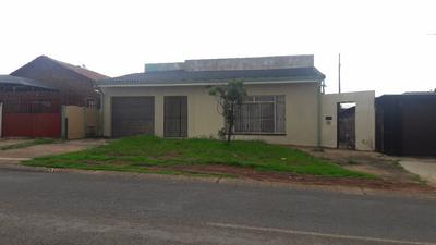 House For Sale in Ennerdale Ext 5, Johannesburg