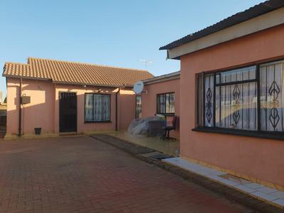 House For Sale in Protea Glen Ext, Soweto