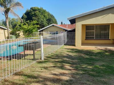 House For Rent in Horison, Roodepoort