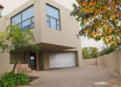 House For Sale in Ruimsig Country Estate, Krugersdorp